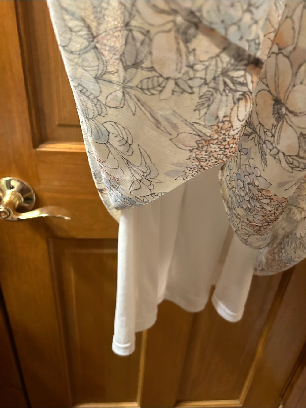 Tommy Hilfiger Ivory Floral Midi Dress with Peach & Light Blue Accents 🍎 - Picture 4 of 5